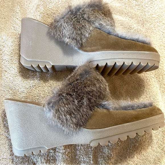 Coach Kaela Suede & Rabbit Wedges Size 11B - Picture 5 of 11